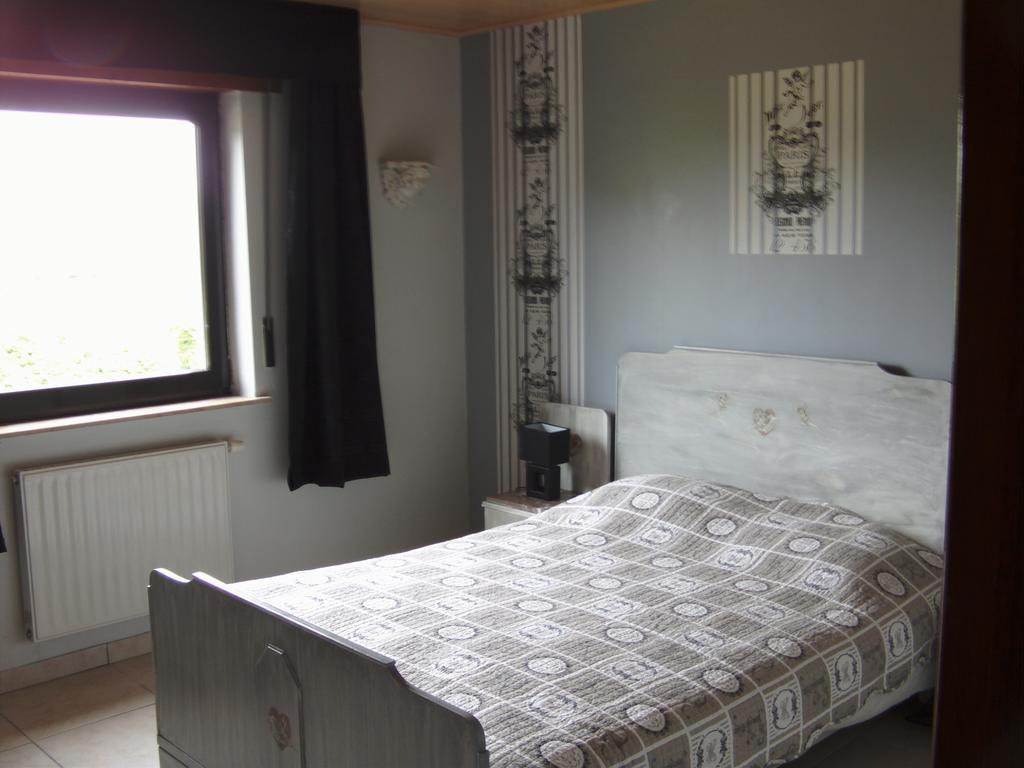 Gite Les Framboisiers Neufchateau Room photo